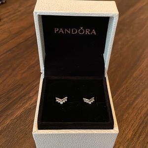 Pandora: Tiara Wishbone Stud Earrings